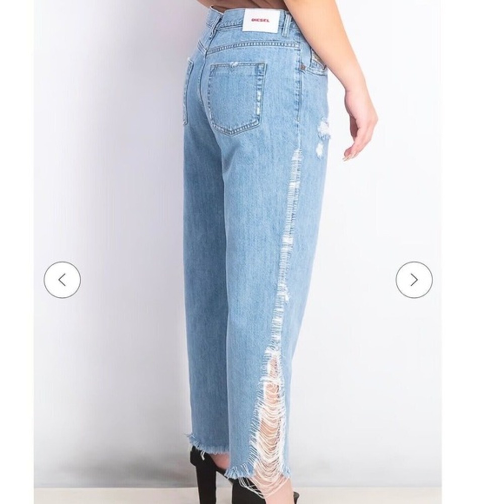 NWT $298 Diesel Women's 'Niclah-sp' Straight Leg Blue Distressed Size w30/L32